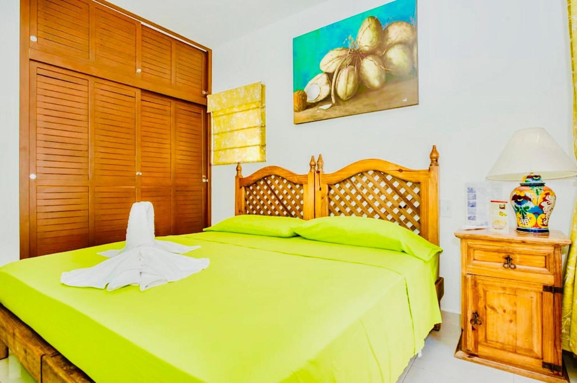 Superior Budget With Swimming Pool Air Conditioning And Parking Pensión