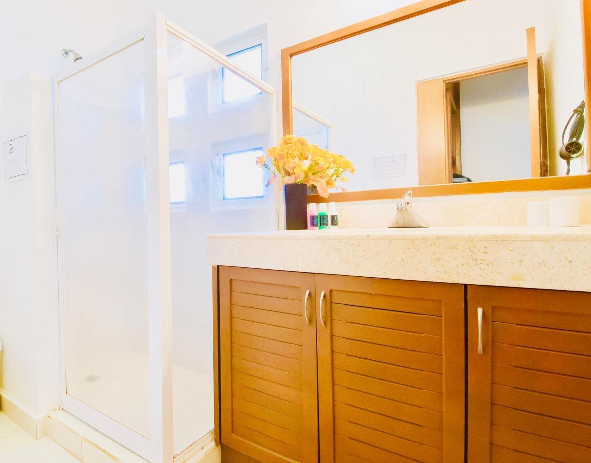 Superior Budget With Swimming Pool Air Conditioning And Parking