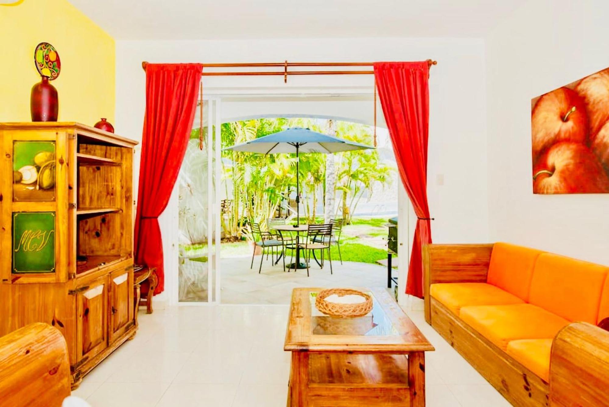 Pensión Superior Budget With Swimming Pool Air Conditioning And Parking