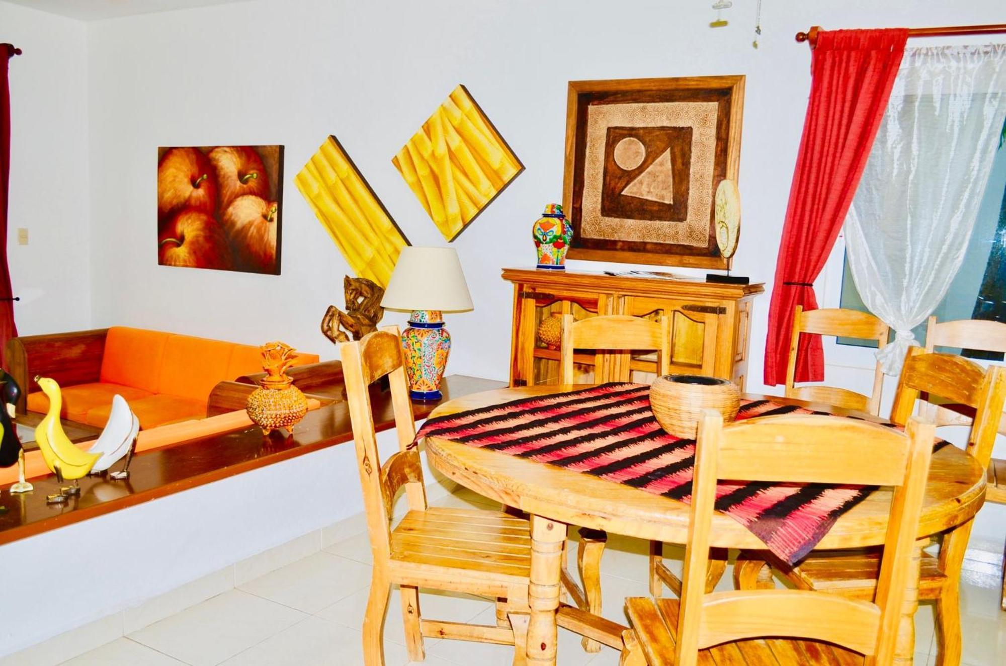 Superior Budget With Swimming Pool Air Conditioning And Parking Pensión Playa del Carmen